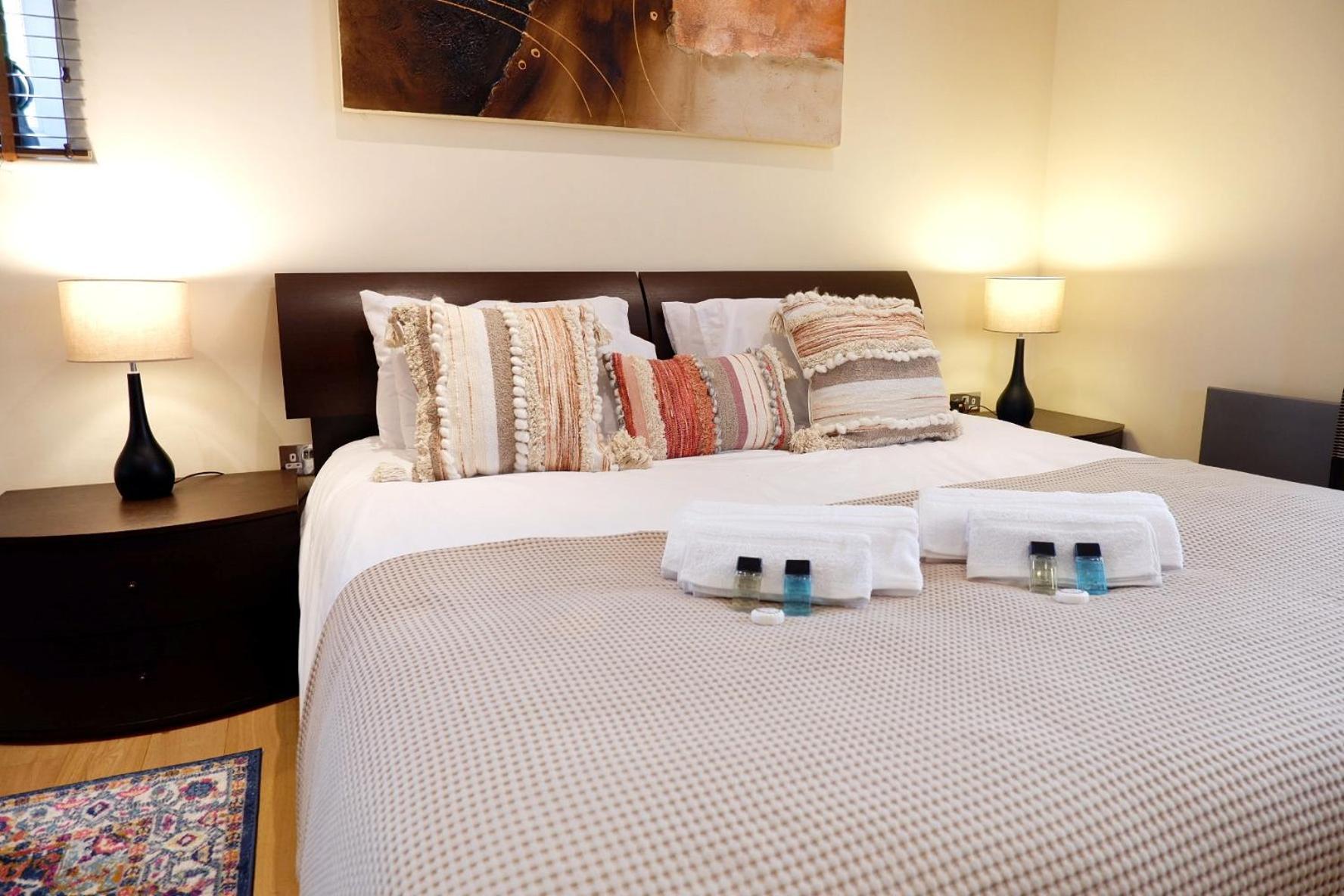 Stunning Apartment Close To Cambridge Station With Free Parking! Bagian luar foto
